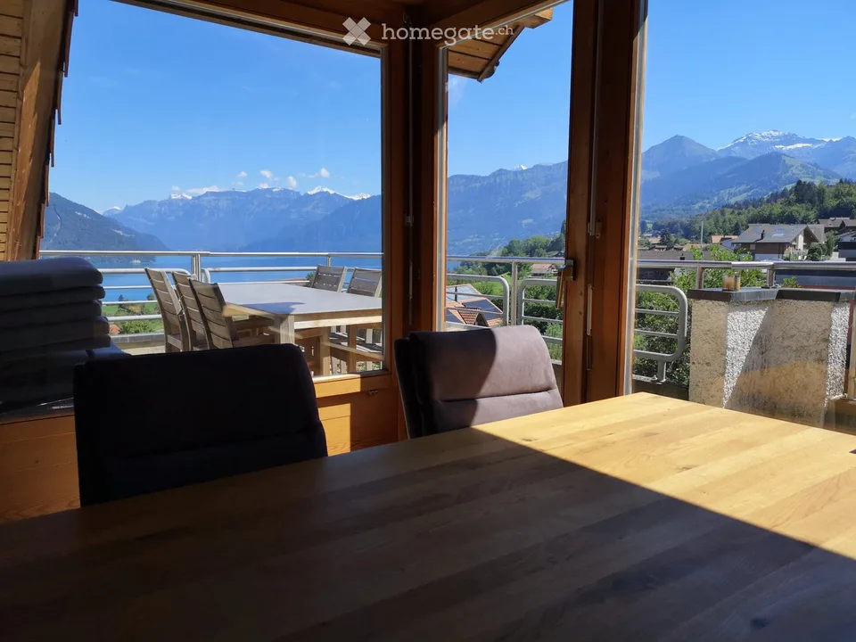 Apartment with lake view