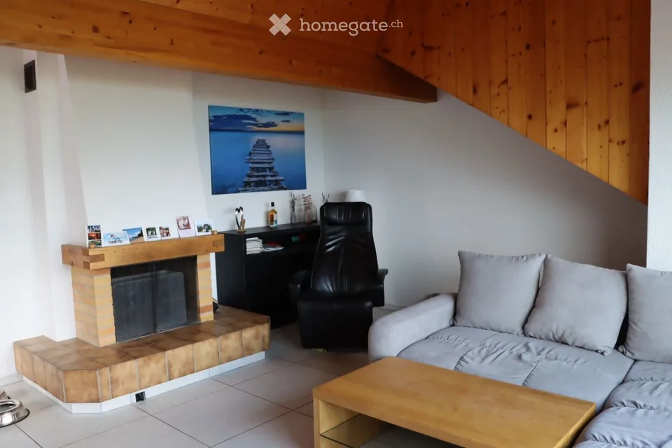 Apartment with lake view