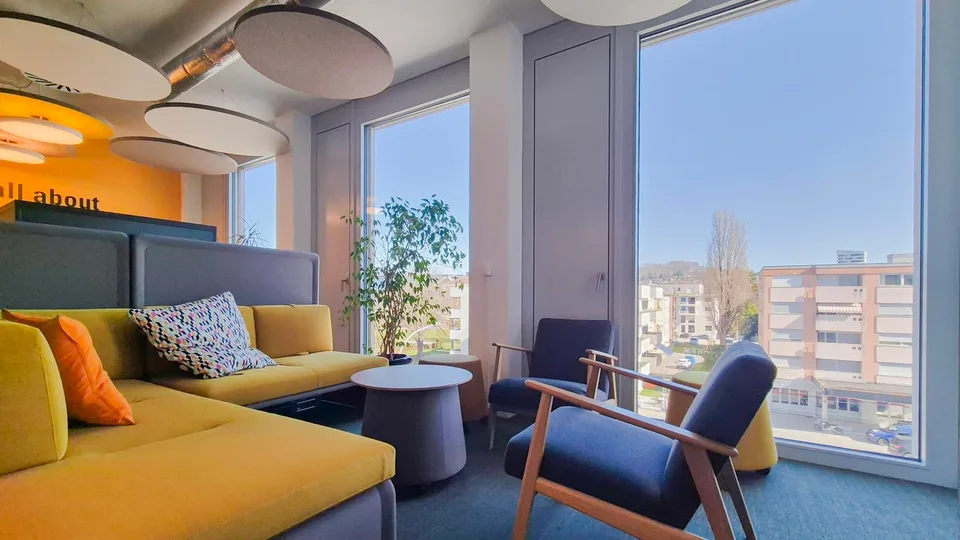 Modern office space of 285 m² – 28 equipped workstations