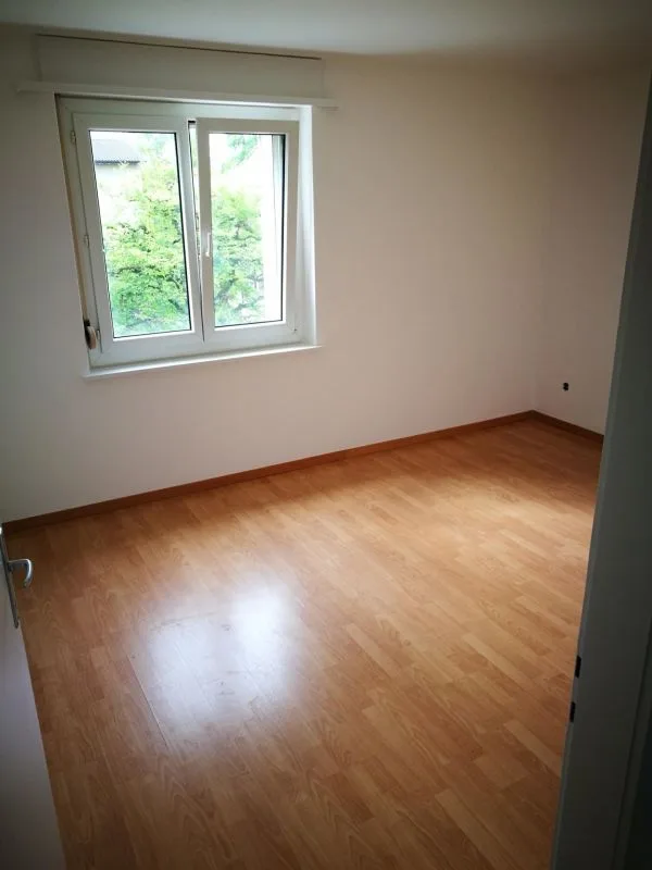 Teilsanierte 3.5-Zimmer-Wohnung mitten in Biel zu vermieten