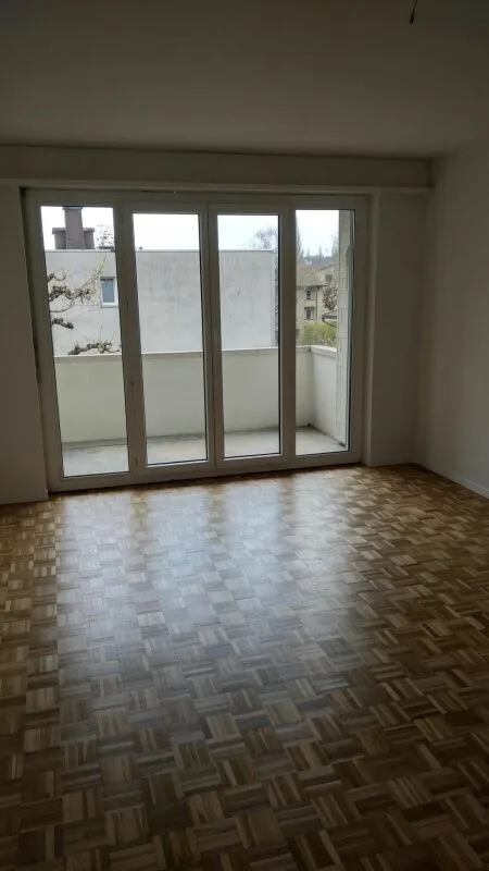 Teilsanierte 3.5-Zimmer-Wohnung mitten in Biel zu vermieten