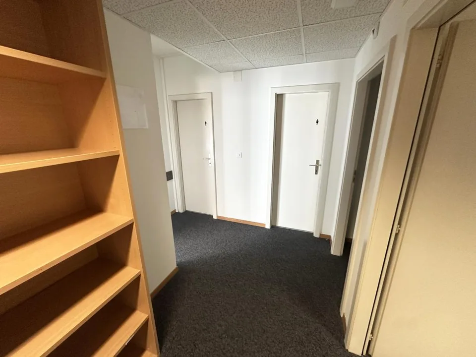 Crissier – Ufficio di 149 m² al piano terra, vicino al centro e agli accessi autostradali – foto 12 di 15