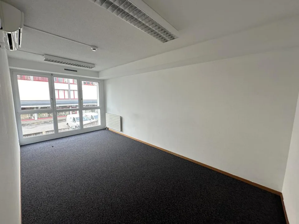 Crissier – Ufficio di 149 m² al piano terra, vicino al centro e agli accessi autostradali – foto 9 di 15
