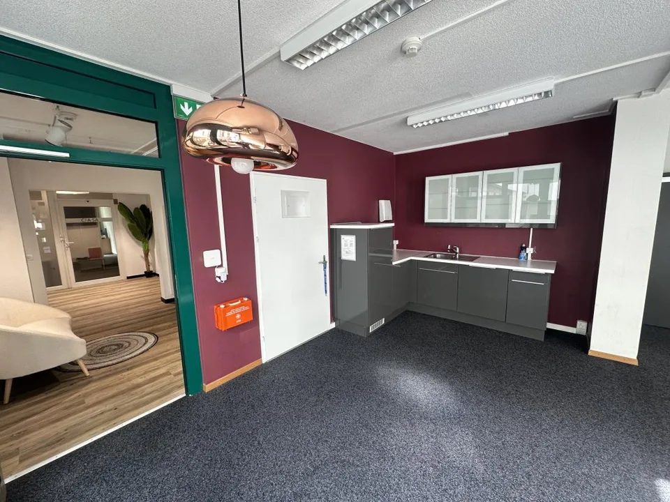 Crissier – Ufficio di 149 m² al piano terra, vicino al centro e agli accessi autostradali – foto 7 di 15