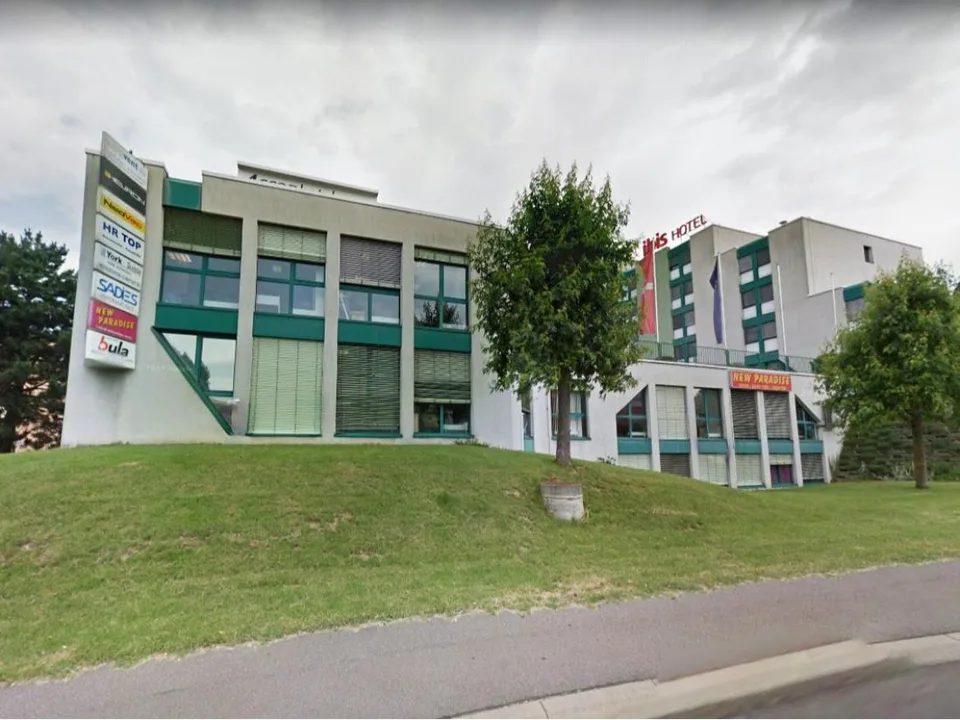 Crissier – Bureau de 149 m² au rez-de-chaussée, proche du centre et des accès autoroutiers
