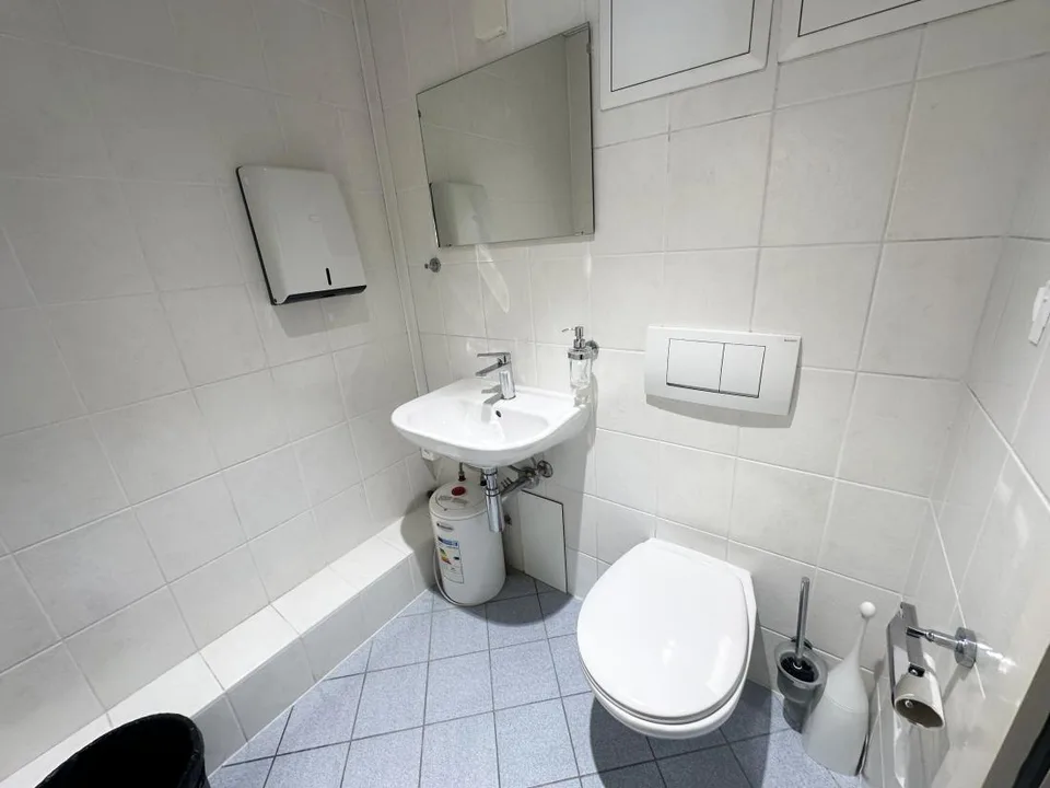 Crissier – Ufficio di 149 m² al piano terra, vicino al centro e agli accessi autostradali – foto 14 di 15