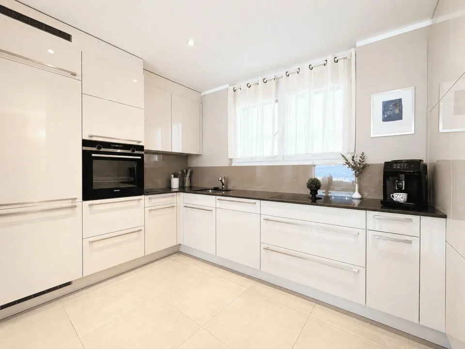 Moderne 3.5-Zimmer-Wohnung mit herrlichem Seeblick und 2 Tiefgarage...