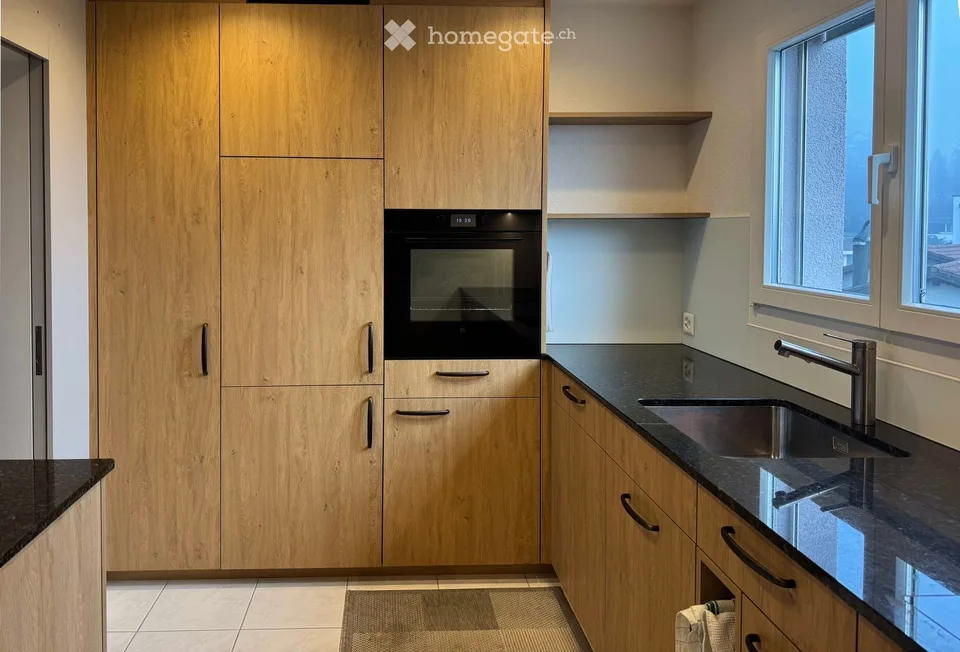 Exklusive  4½-Zimmer-Dachwohnung mit 125 m² Wohnfläche und 30 m² Sonnenterrasse an zentraler Lage
