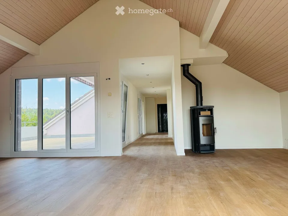 Exklusive  4½-Zimmer-Dachwohnung mit 125 m² Wohnfläche und 30 m² Sonnenterrasse an zentraler Lage