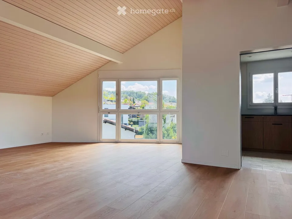 Exklusive  4½-Zimmer-Dachwohnung mit 125 m² Wohnfläche und 30 m² Sonnenterrasse an zentraler Lage