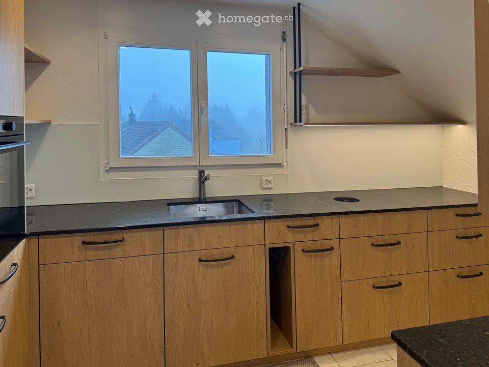 Exklusive  4½-Zimmer-Dachwohnung mit 125 m² Wohnfläche und 30 m² Sonnenterrasse an zentraler Lage
