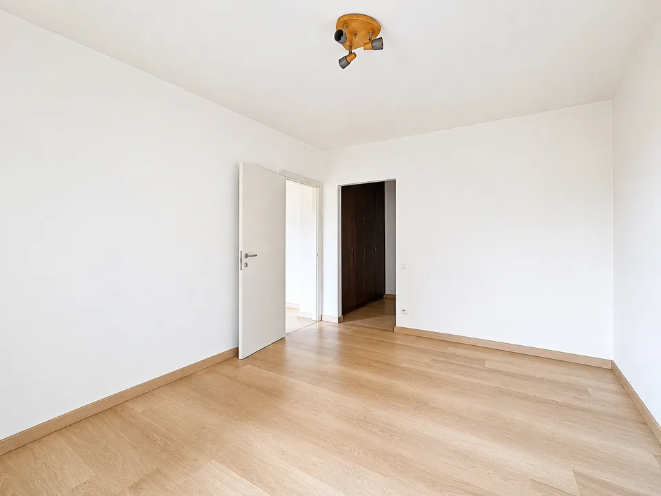 Chiasso: Renovierte und helle 2.5-Zimmer-Wohnung in zentraler Lage zu vermieten