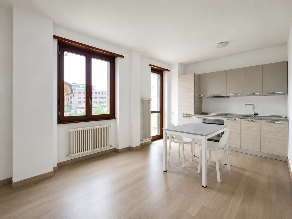 Chiasso: Renovierte und helle 2.5-Zimmer-Wohnung in zentraler Lage zu vermieten