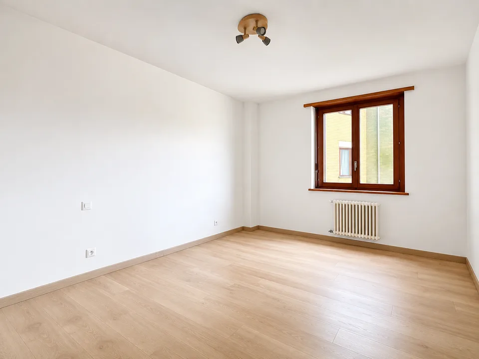 Chiasso: Renovierte und helle 2.5-Zimmer-Wohnung in zentraler Lage zu vermieten