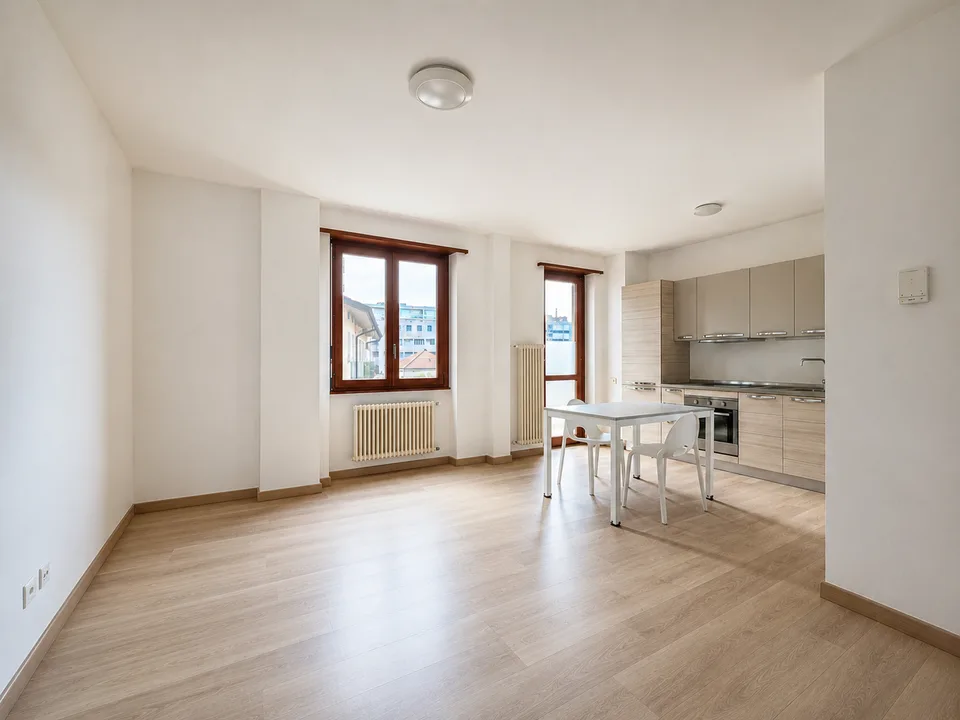 Chiasso: Renovierte und helle 2.5-Zimmer-Wohnung in zentraler Lage zu vermieten