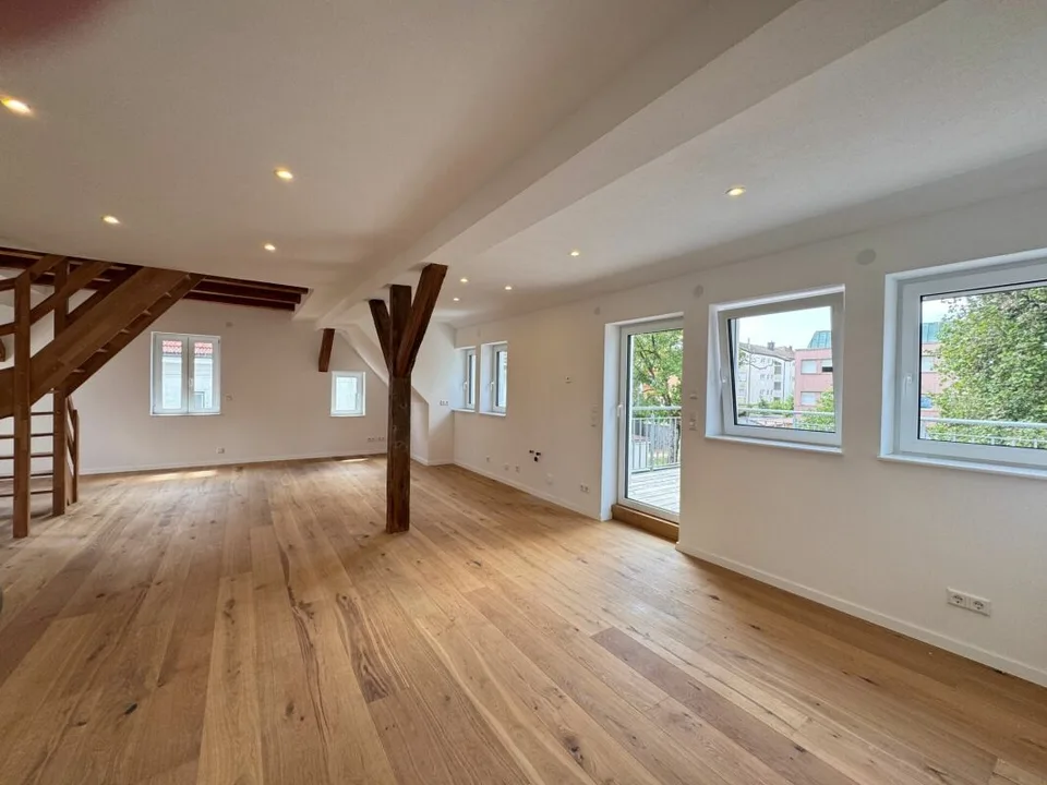 Investitori attenzione! Appartamento mansardato ristrutturato in una posizione attraente di Freudenstadt