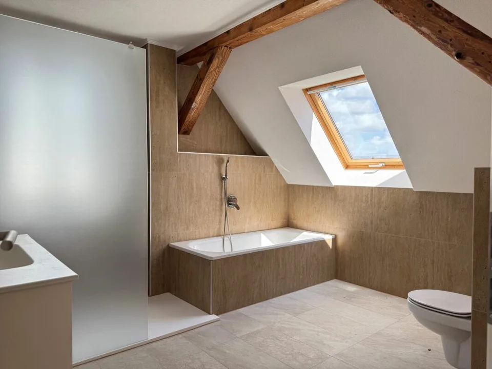 Investoren aufgepasst! Kernsanierte Dachgeschosswohnung in attraktiver Lage von Freudenstadt – Foto 9 von 13