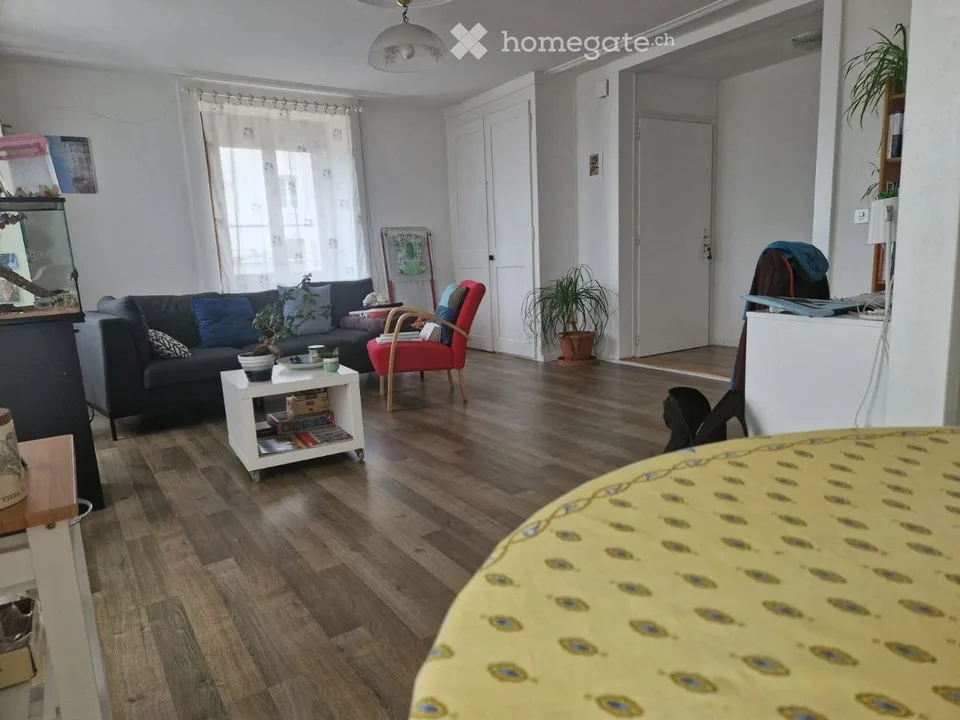 Appartement 3 pièces avec balcon et belle vue à Neuchâtel