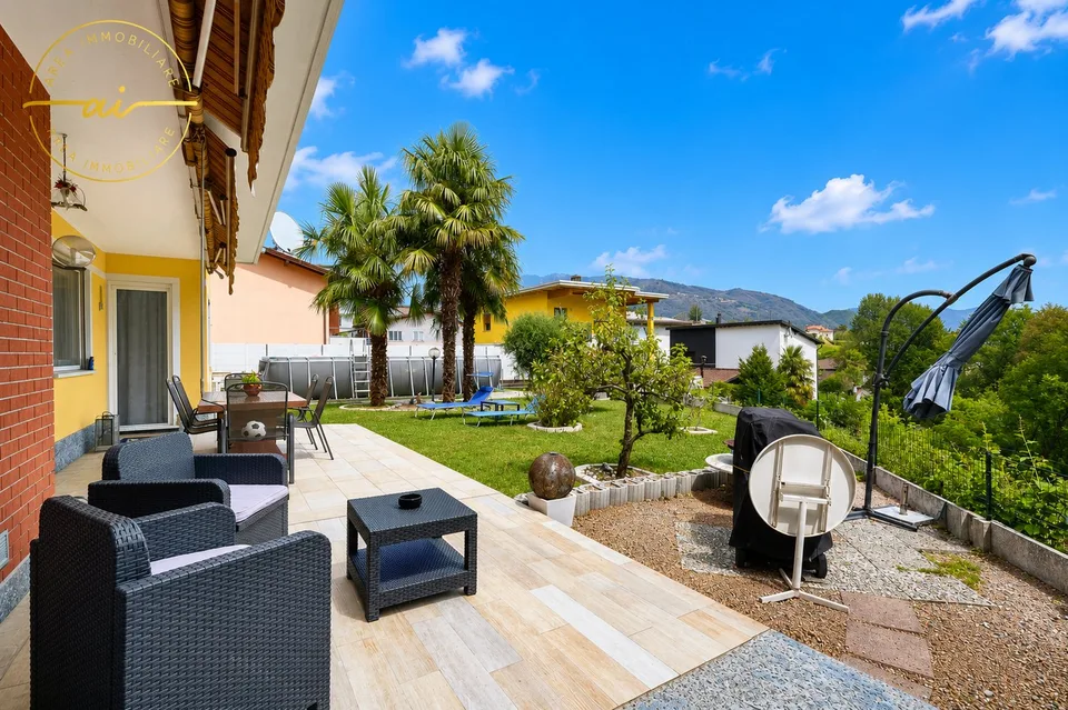 SPAZIOSA CASA CON 3 UNITÀ ABITATIVE E GIARDINO DI 400 MQ