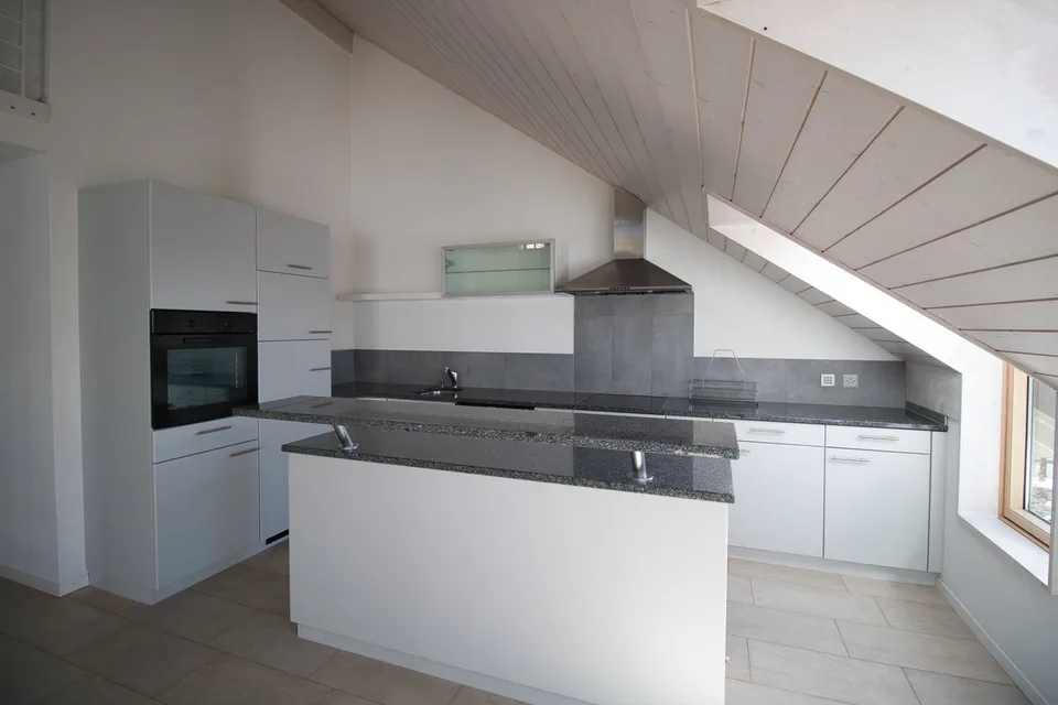 Appartement lumineux et spacieux de 4,5 pièces avec un balcon magnifique