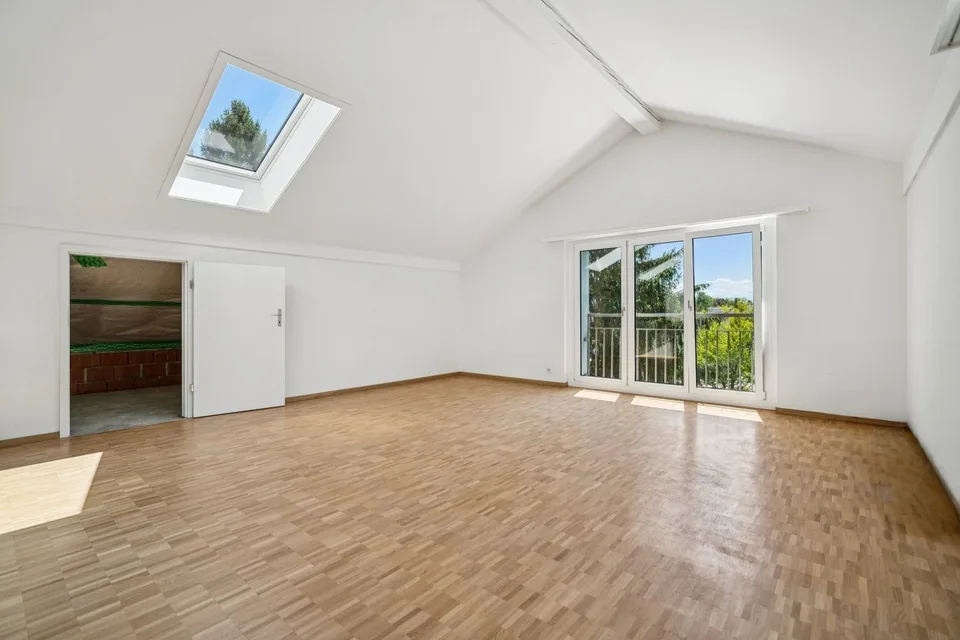 Mieten ohne Kaution - Frisch sanierte und helle Dachwohnung