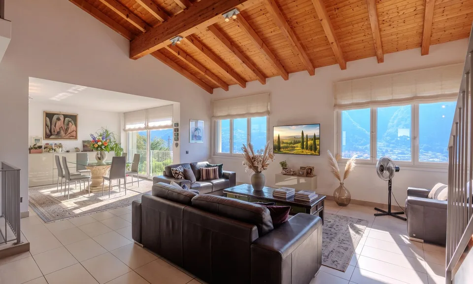 BELLA CASA MODERNA PANORAMICA DI 5.5 LOCALI A CAPOLAGO