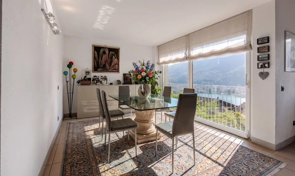 BELLA CASA MODERNA PANORAMICA DI 5.5 LOCALI A CAPOLAGO