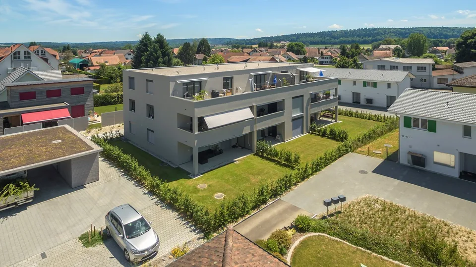 wunderschöne 2 1/2-Zimmerwohnung mit Balkon!