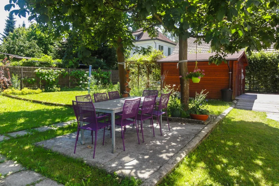 Maison de trois familles dans un bon emplacement à Buchs avec environnement bien entretenu