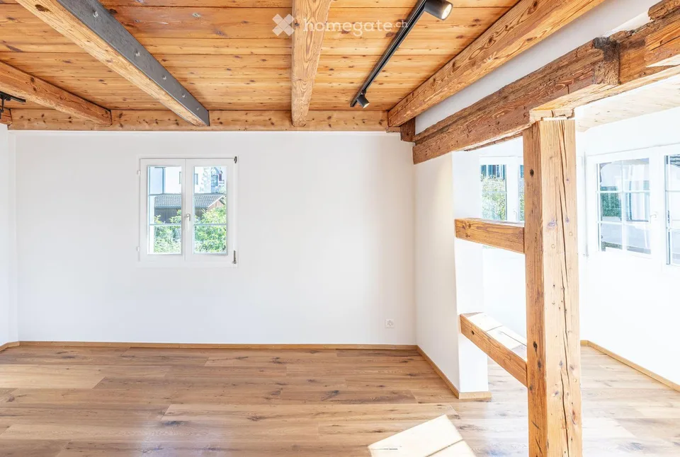 Incantevole casa semidetached di 5 locali nel cuore di Hinwil