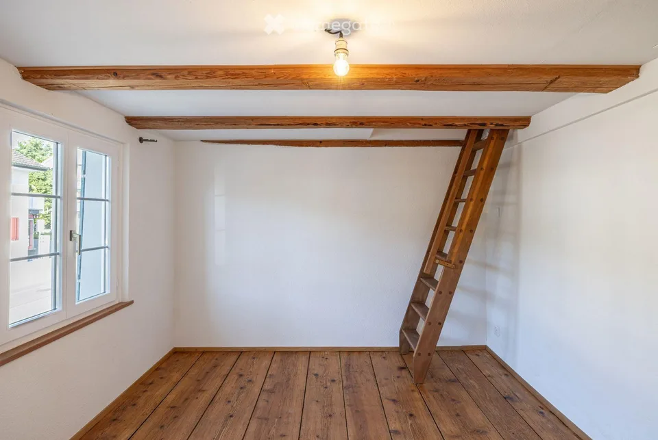 Incantevole casa semidetached di 5 locali nel cuore di Hinwil