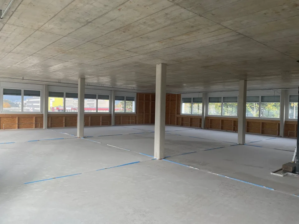 Flexible Gewerbeäumlichkeiten / Locaux commerciaux modulables