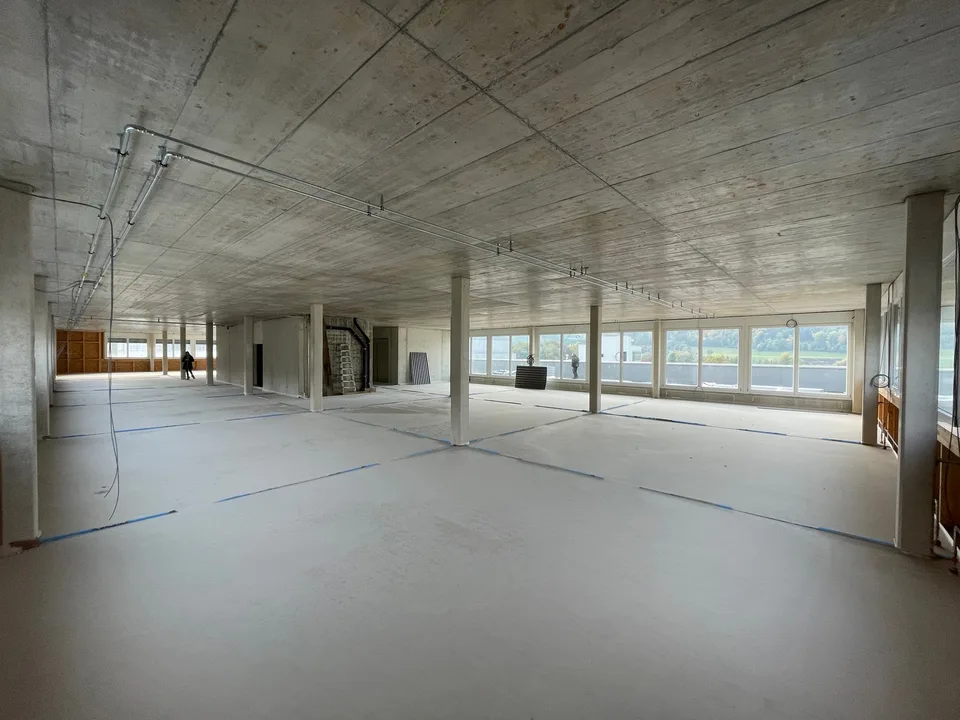Flexible Gewerbeäumlichkeiten / Locaux commerciaux modulables