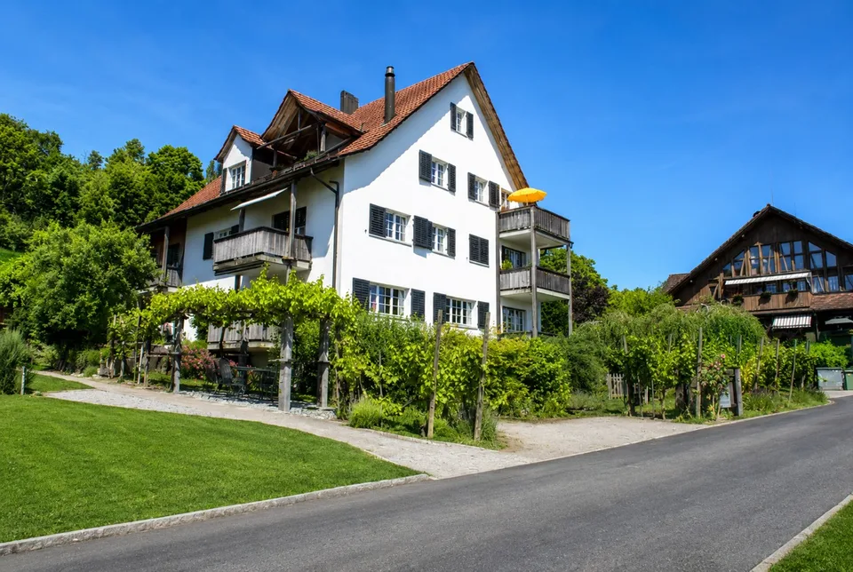 Charmante 3.5-Zimmer-Wohnung mit Panoramablick in Uetikon am See