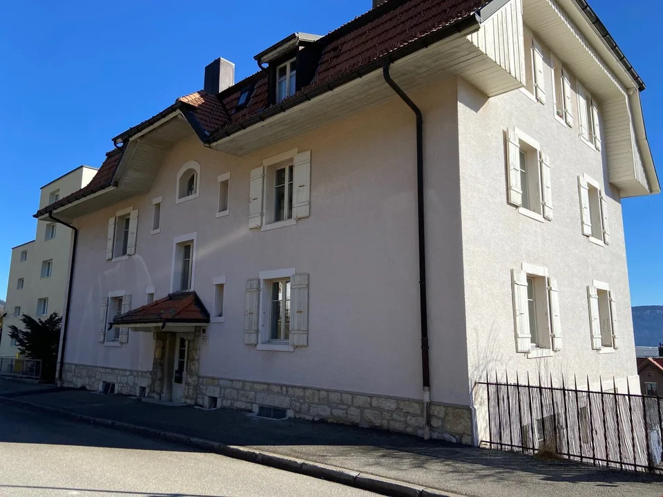 Appartamento di 3 locali con balcone a Fontainemelon