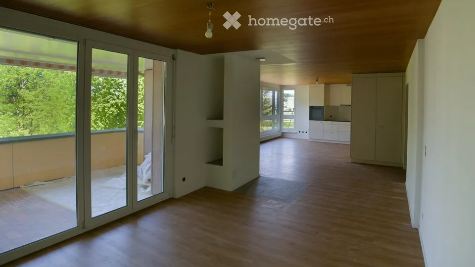 Helle 4.5-Zimmer-Wohnung mit Balkon und schöner Aussicht in Buttikon SZ