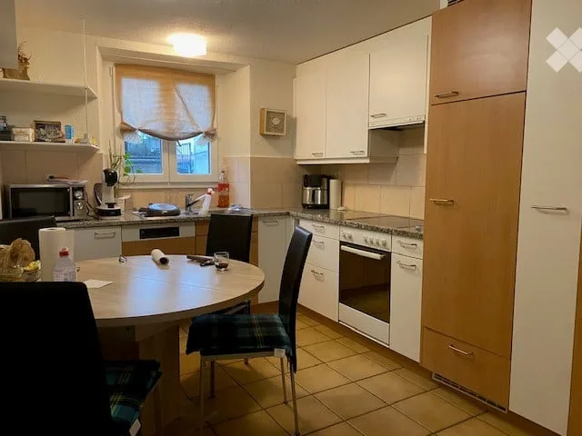 Casa a schiera confortevole di 4,5 locali a Glarus in affitto