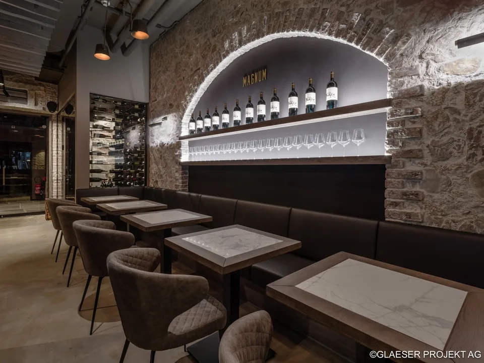 Charming Café/Bar Local on Spisergasse in St. Gallen