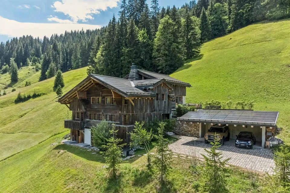 Außergewöhnliches Chalet - alpine Eleganz vor den Toren von Gstaad