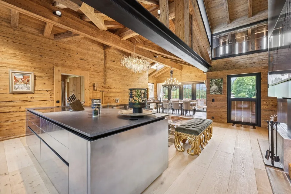 Außergewöhnliches Chalet - alpine Eleganz vor den Toren von Gstaad