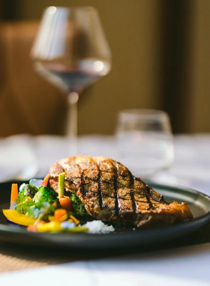 Bern: Kernsaniertes Restaurant zu vermieten