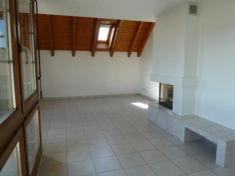 Light-Filled Maisonette, Sunny Balcony and Efficient Underfloor Heating