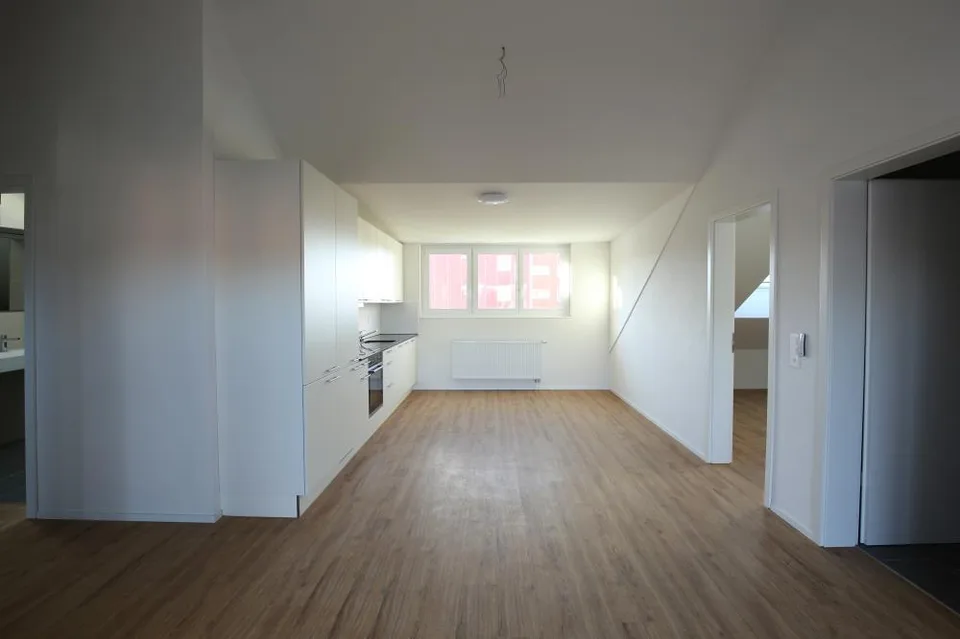 Total neu sanierte 4.5-Dachzimmerwohnung!