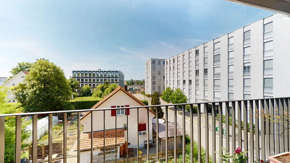 Möblierte und neuwertige 4.5-Zimmer-Wohnung an sehr zentraler Lage