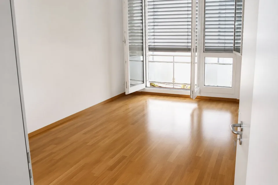 Appartement 2 pièces au 1er étage avec terrasse à Kloten à louer