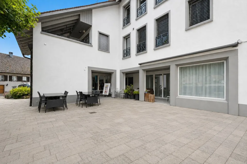 Espace commercial attractif dans un excellent emplacement central à Kaisten