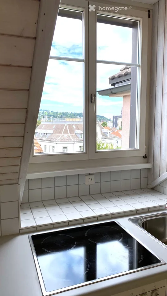 Charmante 2.5-Zimmer-Dachwohnung mit Stadtblick in St. Gallen