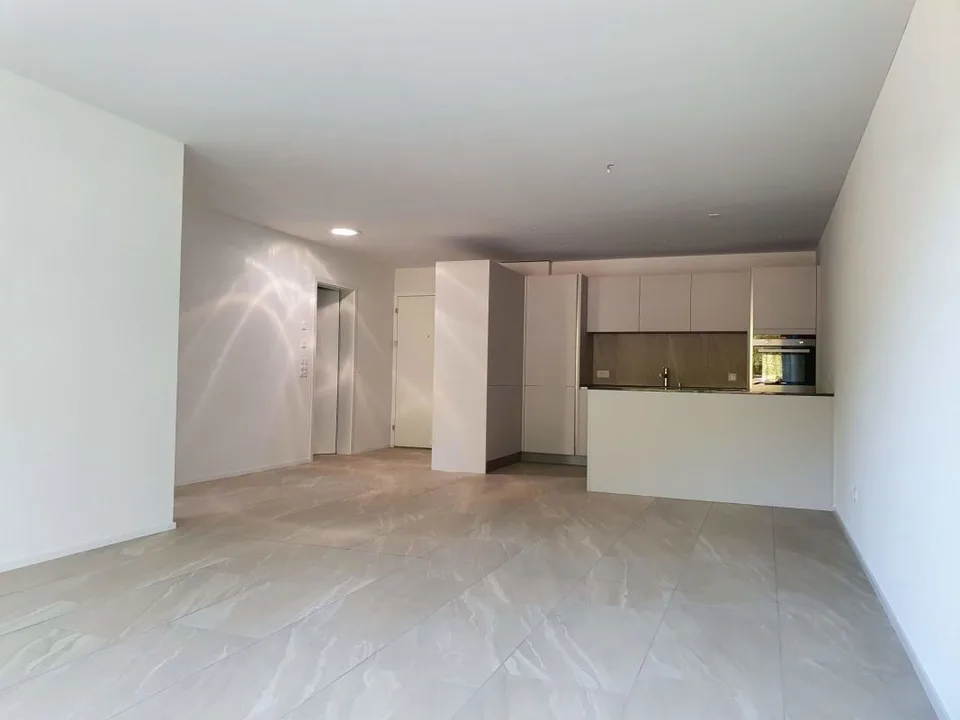 neuwertige 2 1/2-Zimmer-Dachwohnung an sonniger Lage