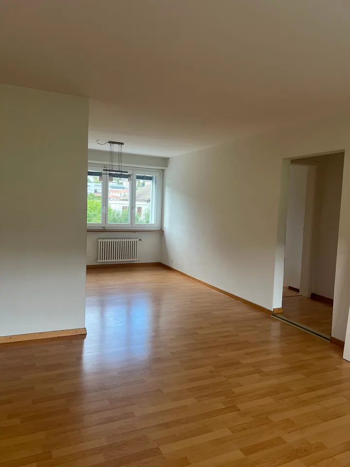Charmantes 3.5-Zimmer-Wohnung mit Balkon in Tramelan