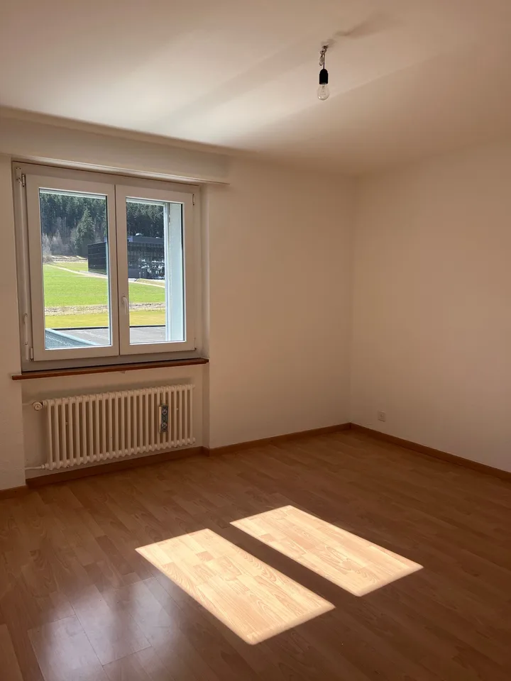 Charmantes 3.5-Zimmer-Wohnung mit Balkon in Tramelan